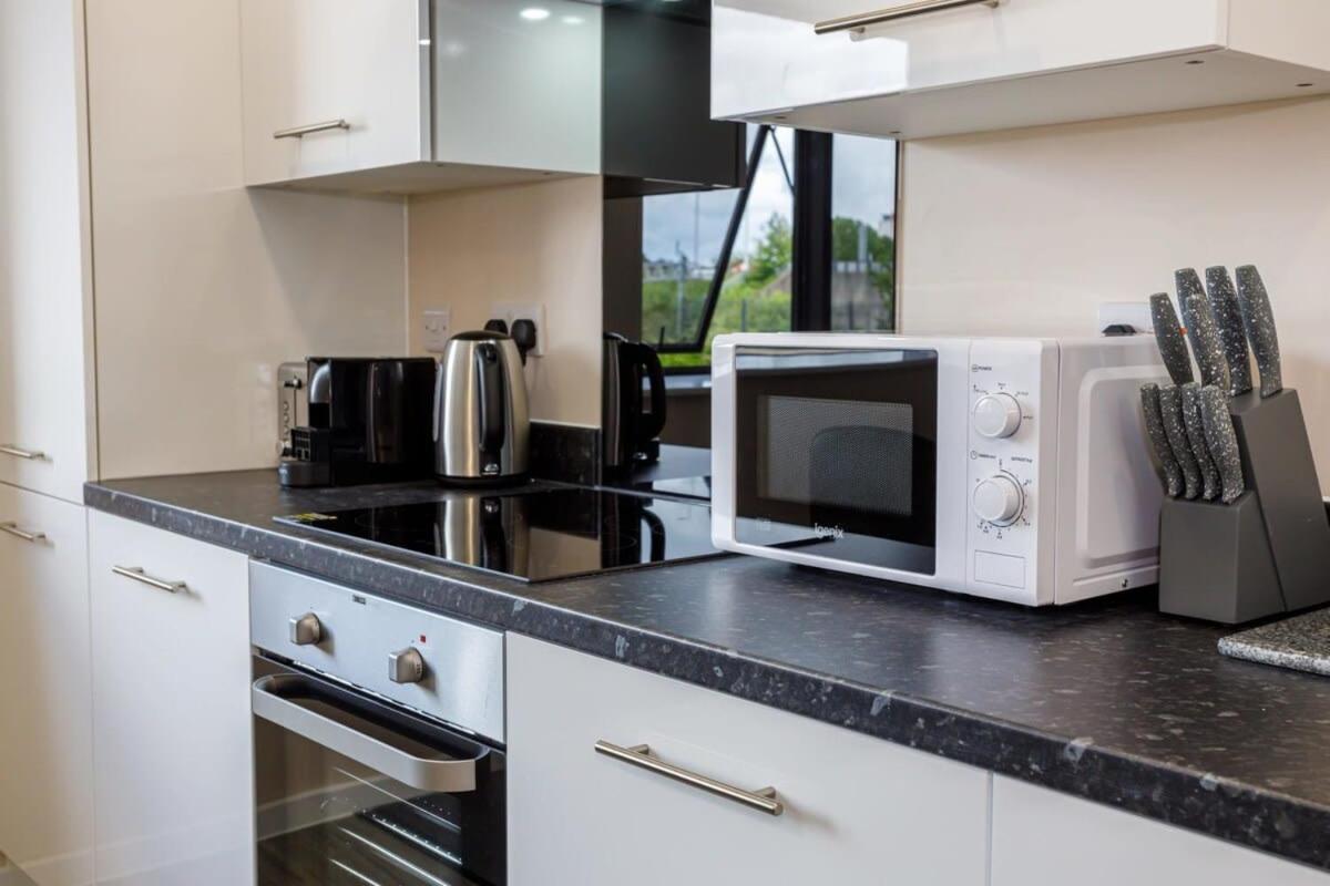 Modern 1 Bedroom Apartment, Manchester Eksteriør bilde