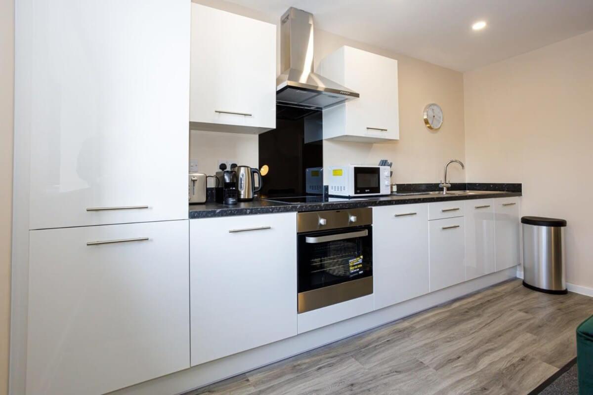 Modern 1 Bedroom Apartment, Manchester Eksteriør bilde